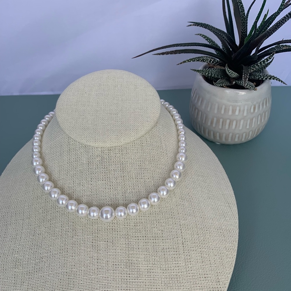 Faux Pearl Choker Necklace